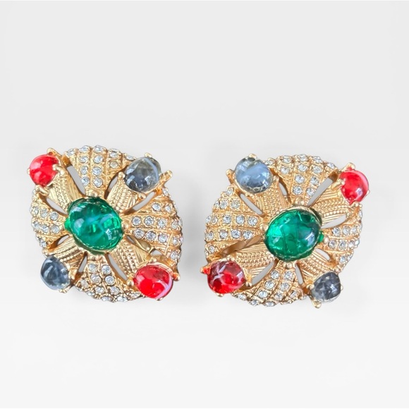 Ciner Jewelry - CINER Rare Vintage Clip On- Gold Tone With Rhinestones Faux Gems 80s